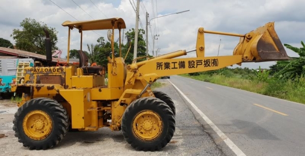 ขายด่วนรถตักมิสซูHL707เอวอ่อนขับ4ล้อรถนอกนำเข้าขนาดใหญ่ตัก2.5คิวยกสูง3เมตรเกียร์ทอร์คเครื่องดีเซลปั้มแรงรถเพื่งนำเข้ามายังไม่เคยใช้ในไทยเลย