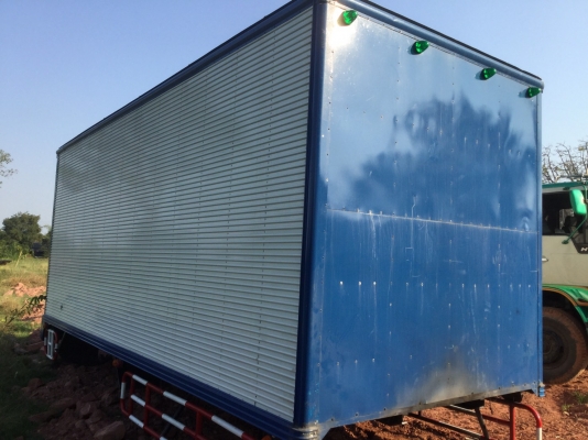 ขาย ตู้10 ล้อ 3บาน สวยๆยาว 6.5 เมตรกว้าง2.5ม สูง2.5ม ครัทชีกว้าง 87 ซ.ม สวยพร้อมใช้งาน ศุภากร 081-1903107,089-5367218