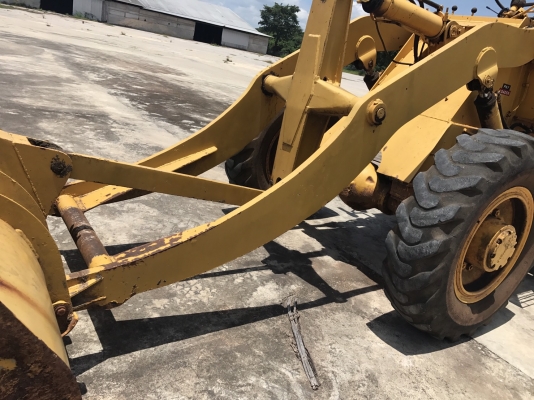 ขายรถตักล้อยาง KOMATSU JH30-B-7671 ราคา.320,000 ต่อรอง 2 เพลาเครื่อง 4 สูบ เครื่องแรง ปั้มแรง สะภาพสวย ยางพร้อมใช้ ต่อแขนแล้ว เกียร์ใช้งานได้ครบ สนใจรีบโทรจองด่วนที่.081-3531946 ต่อ.บางนา &amp; ID-LINE รถอยู่ จ.นครราชสีมา