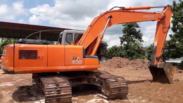 HITACHI ZX 200-1 รถบอดี้สวยเดิมๆครับ ทำงาน 10,400 ชม. ภายในเก๋งสะอาด แอร์เย็น ช่วงล่างแน่น พร้อมใช้งานได้เลย เอกสารทะเบียนครบ