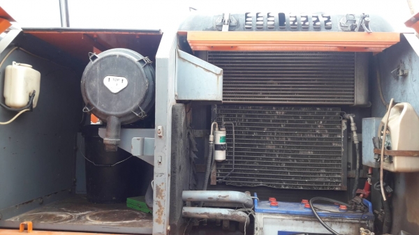 HITACHI ZX 200-1 รถบอดี้สวยเดิมๆครับ ทำงาน 10,400 ชม. ภายในเก๋งสะอาด แอร์เย็น ช่วงล่างแน่น พร้อมใช้งานได้เลย เอกสารทะเบียนครบ