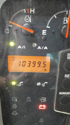 HITACHI ZX 200-1 รถบอดี้สวยเดิมๆครับ ทำงาน 10,400 ชม. ภายในเก๋งสะอาด แอร์เย็น ช่วงล่างแน่น พร้อมใช้งานได้เลย เอกสารทะเบียนครบ