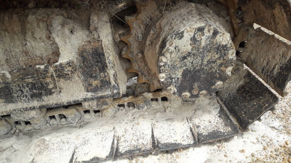 HITACHI ZX 200-1 รถบอดี้สวยเดิมๆครับ ทำงาน 10,400 ชม. ภายในเก๋งสะอาด แอร์เย็น ช่วงล่างแน่น พร้อมใช้งานได้เลย เอกสารทะเบียนครบ