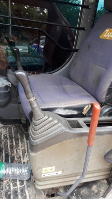 HITACHI ZX 200-1 รถบอดี้สวยเดิมๆครับ ทำงาน 10,400 ชม. ภายในเก๋งสะอาด แอร์เย็น ช่วงล่างแน่น พร้อมใช้งานได้เลย เอกสารทะเบียนครบ