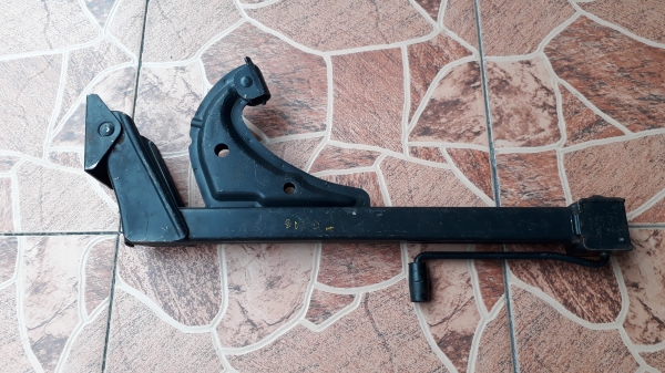 แม่แรง BMW E34