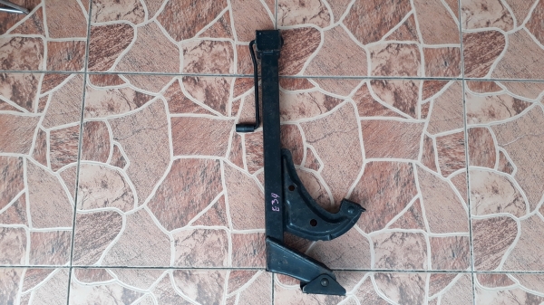 แม่แรง BMW E34