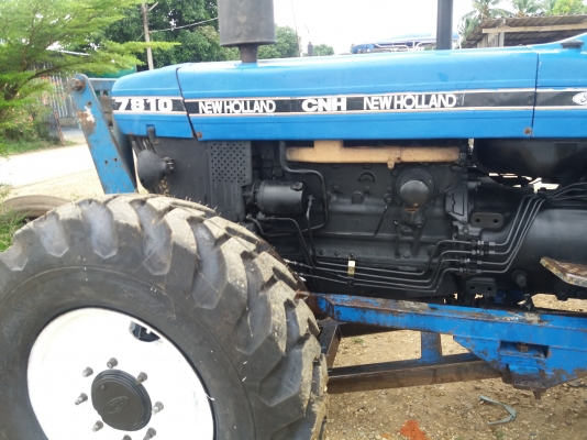 ขายฟอรด7810/4&times;4/6สูบเกียกลางคานหน้าคาลาโล่ยางดีเล่มทะเบียนครบ