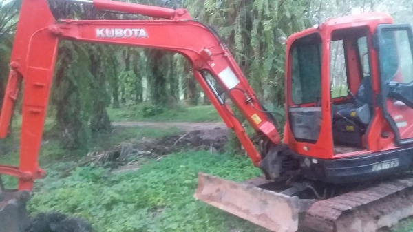 ขายรถแบคโฮ KUBOTA KX1613 เอกสารเล่ม ไมล์ 4500 ชม.ราคา 580000 ขายรถแบคโฮ KUBOTA KX1613 เอกสารเล่ม ไมล์ 4500 ชม.ราคา 580000