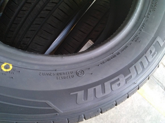 ยางใหม่​ 185/65R14​ LAUFENN G FIT ​as ยางใหม่​ ปี18 ชุด​ 4​ เส้น​ 5800 บาท​ โทร.0814273941 ไอ​ดี​ไลน