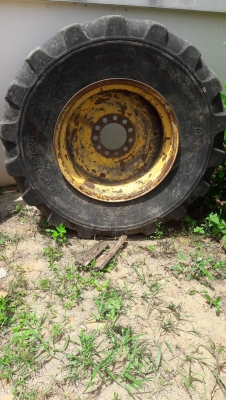 ขายด่วน ยางสแปร์ รถตัก KOMATSU 510