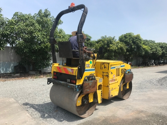 ขายรถบด3ตันBITELLIรุ่นDTV325 รถนอกนำเข้า ไม่เคยใช้งานในไทย มีเอกสารพร้อมหน้าเหล็กหลังเหล็ก  บดอัดสั่นสะเทือนได้ทั้ง2ล้อ สภาพดีพร้อมใช้งานขายถูกๆ0818302909 Line  : jiraroj2909