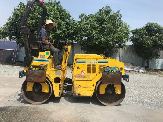 ขายรถบด3ตันBITELLIรุ่นDTV325 รถนอกนำเข้า ไม่เคยใช้งานในไทย มีเอกสารพร้อมหน้าเหล็กหลังเหล็ก  บดอัดสั่นสะเทือนได้ทั้ง2ล้อ สภาพดีพร้อมใช้งานขายถูกๆ0818302909 Line  : jiraroj2909