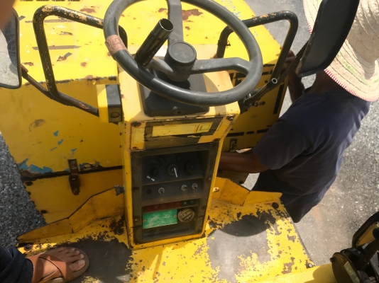 ขายรถบด3ตันBITELLIรุ่นDTV325 รถนอกนำเข้า ไม่เคยใช้งานในไทย มีเอกสารพร้อมหน้าเหล็กหลังเหล็ก  บดอัดสั่นสะเทือนได้ทั้ง2ล้อ สภาพดีพร้อมใช้งานขายถูกๆ0818302909 Line  : jiraroj2909