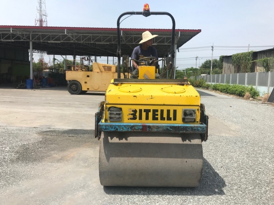 ขายรถบด3ตันBITELLIรุ่นDTV325 รถนอกนำเข้า ไม่เคยใช้งานในไทย มีเอกสารพร้อมหน้าเหล็กหลังเหล็ก  บดอัดสั่นสะเทือนได้ทั้ง2ล้อ สภาพดีพร้อมใช้งานขายถูกๆ0818302909 Line  : jiraroj2909