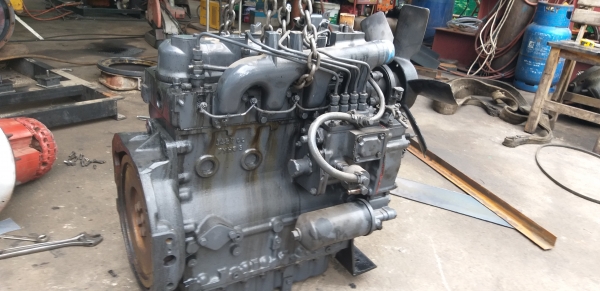 ขายเครื่องยนต์คูโบต้า 4 สูบ เครื่องติดได้ ขายตามสภาพ สนใจโทร 098-5922944