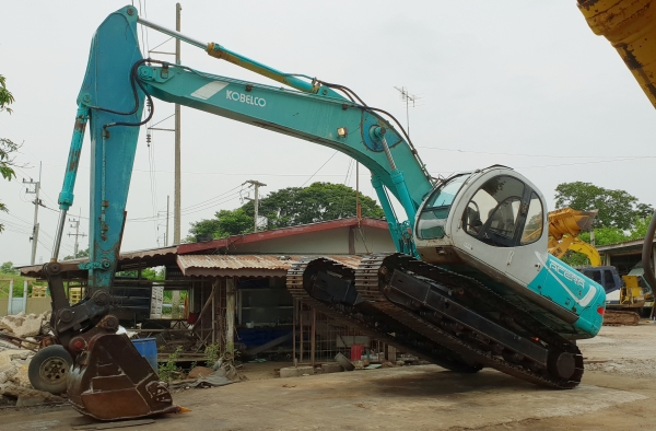 ขายด่วนรถแบคโฮKOBELCO-SK200MARK5มาร์ไฟร์ระบบลายหัวกะแทกรถนอกเพิ่งนำเข้ามายังไม่เคยใช้งานในเมืองไทยเลย