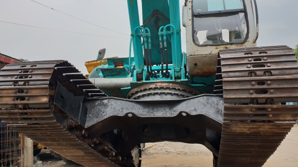 ขายด่วนรถแบคโฮKOBELCO-SK200MARK5มาร์ไฟร์ระบบลายหัวกะแทกรถนอกเพิ่งนำเข้ามายังไม่เคยใช้งานในเมืองไทยเลย