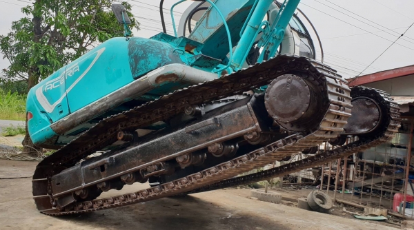 ขายด่วนรถแบคโฮKOBELCO-SK200MARK5มาร์ไฟร์ระบบลายหัวกะแทกรถนอกเพิ่งนำเข้ามายังไม่เคยใช้งานในเมืองไทยเลย