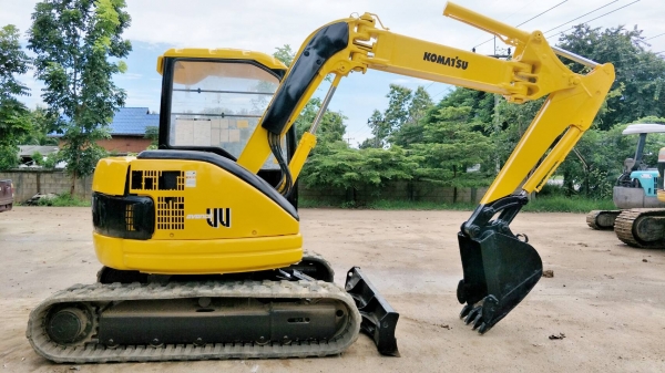 ขายรถขุดเก่าญี่ปุ่น KOMATSU PC50UU-2E ขายรถขุดเก่าญี่ปุ่น KOMATSU PC50UU-2E