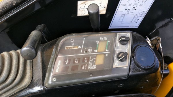 ขายรถขุดเก่าญี่ปุ่น KOMATSU PC50UU-2E