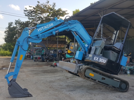 รถแบคโฮ HITACHI EX30 รถเก่านอกนำเข้า ยังไม่เคยใช้งานในไทย คอนโทลสั้น ปั๊มนิ้ว มีไลน์หัวกระแทกไฟฟ้า รถสวย สภาพดี พร้อมใช้งาน มีเอกสารใบอินวอยซ์ มี VDO การทำงานให้ชม