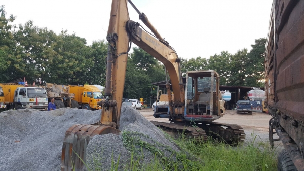 ขาย แบคโฮ KOMATSU PC120-3 เครื่อง ISUZU 6BD1 ปั้มเดิม ช่วงล่างต้องเก็บงานหน่อย เอกสารใบซื้อขาย