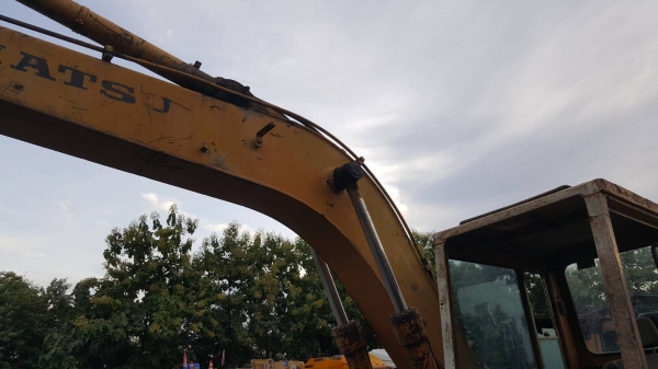 ขาย แบคโฮ KOMATSU PC120-3 เครื่อง ISUZU 6BD1 ปั้มเดิม ช่วงล่างต้องเก็บงานหน่อย เอกสารใบซื้อขาย