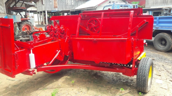 เครื่องอัดฟางนิวฮอลแลน276