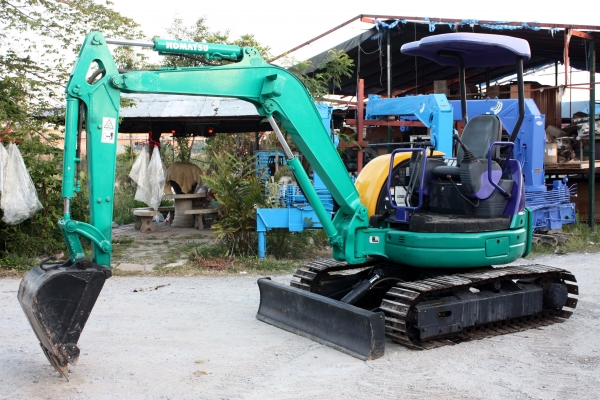 ขายรถแบคโฮ KOMATSU PC 30 MR-1 ติดต่อ 086-324-1992 086-775-7900