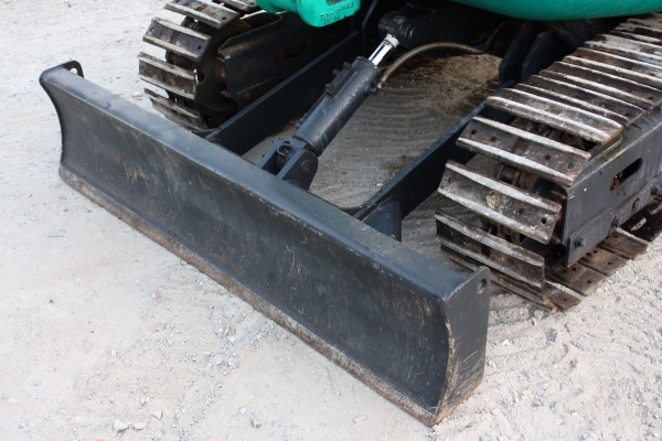 ขายรถแบคโฮ KOMATSU PC 30 MR-1 ติดต่อ 086-324-1992 086-775-7900