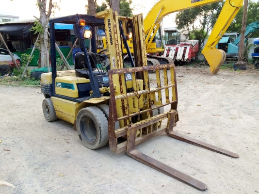 ขายรถโฟล์คลิฟท์ KOMATSU FG25L-11 เก่านอก สนใจติดต่อ 086-324-1992