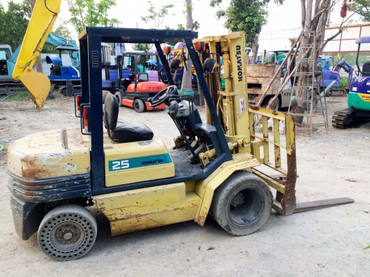 ขายรถโฟล์คลิฟท์ KOMATSU FG25L-11 เก่านอก สนใจติดต่อ 086-324-1992