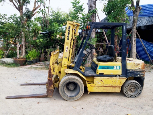 ขายรถโฟล์คลิฟท์ KOMATSU FG25L-11 เก่านอก สนใจติดต่อ 086-324-1992