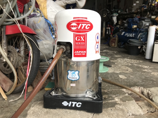 ขายปั๊มน้ำอัตโนมัติ Hitachi(ITC) 200W ใส่ถังสแตนเลสของใหม่ พร้อมฝาครอบใหม่ พร้อมใช้งาน ตรวจเช็คแรงดันเรียบร้อย ไม่มีรั่วซึม พร้อมใช้งาน