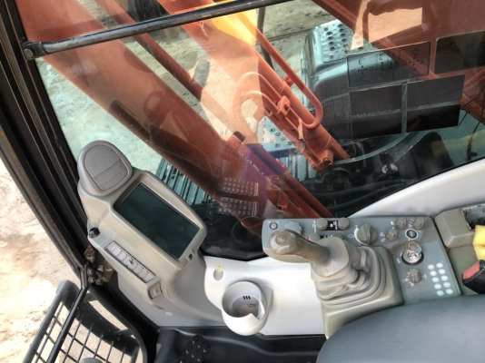 ขายด่วน!! HITACHI ZX200-5G รถปี13 ชั่วโมง 9000 สภาพสวยค่ะ