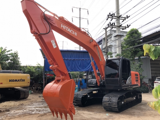 ขายด่วน!! HITACHI ZX200-5G รถปี13 ชั่วโมง 9000 สภาพสวยค่ะ
