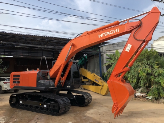 ขายด่วน!! HITACHI ZX200-5G รถปี13 ชั่วโมง 9000 สภาพสวยค่ะ