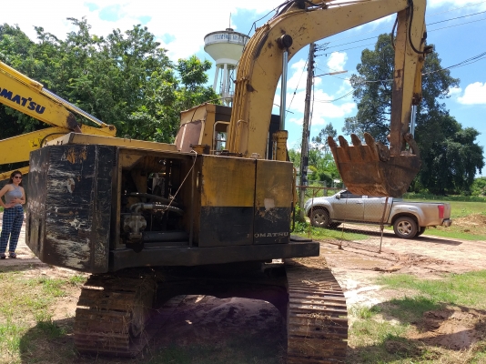 ขายด่วน KOMATSU PC100-2 สภาพพร้อมใช้งาน เครื่องปั้มกำลังดีเยี่ยม เดินฉีกเลี้ยว สบาย รถทำงานเลยครับ  สนใจสอบถาม  093 0764943  คุณ ตั้ม