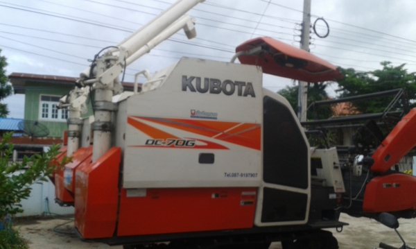 ขายรถเกี่ยวข้าวปี57พร้อมใชงาน