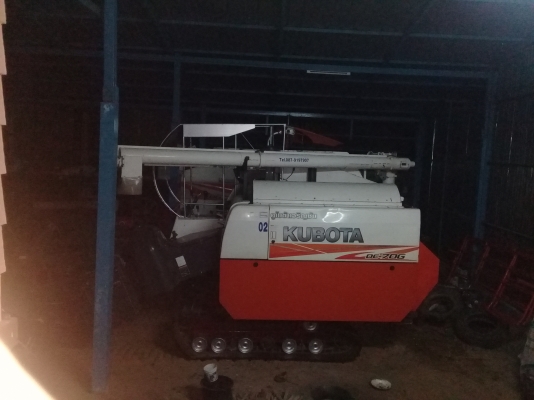 ขายรถเกี่ยวข้าวปี57พร้อมใชงาน ขายรถเกี่ยวข้าวปี57พร้อมใชงาน