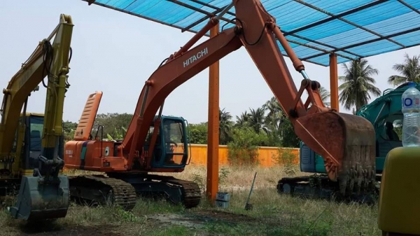 รถขุด ฮิตาชิ EX 200-3