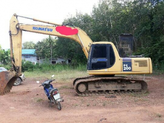ขายรถแบคโฮ KOMATSU PC200-6 เอกสารชุดจดทะเบียน ราคา 690000