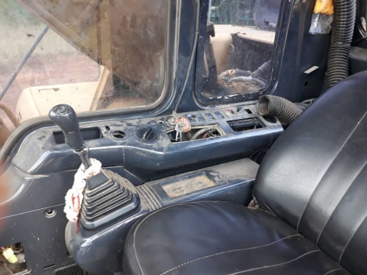 ขายรถแบคโฮ KOMATSU PC200-6 เอกสารชุดจดทะเบียน ราคา 690000 ขายรถแบคโฮ KOMATSU PC200-6 เอกสารชุดจดทะเบียน ราคา 690000