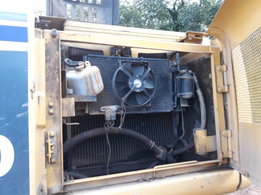 ขายรถแบคโฮ KOMATSU PC200-6 เอกสารชุดจดทะเบียน ราคา 690000