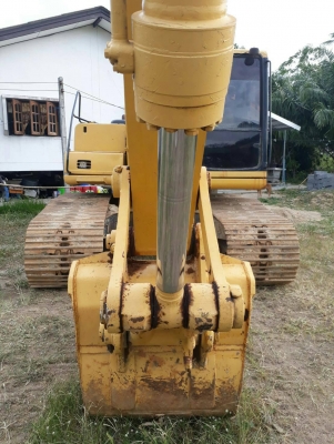 มี VDO ให้ชม. KOMATSU PC200-6 ไม่มีเอกสาร ราคา 780000