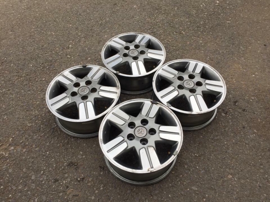 ขายล้อแม็ก Toyota Vigo ขอบ 15 4 วง ราคา 2,500 บาท
