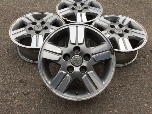 ขายล้อแม็ก Toyota Vigo ขอบ 15 4 วง ราคา 2,500 บาท