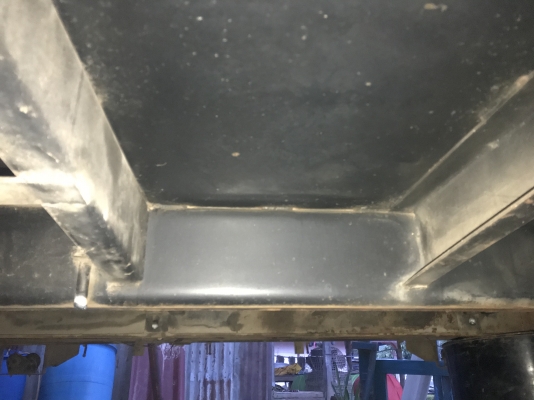 ขายกะบะไม่ดั้มยาว6.20 กว้าง2.50 สูง2.40อยู่พิจิตร0988500292