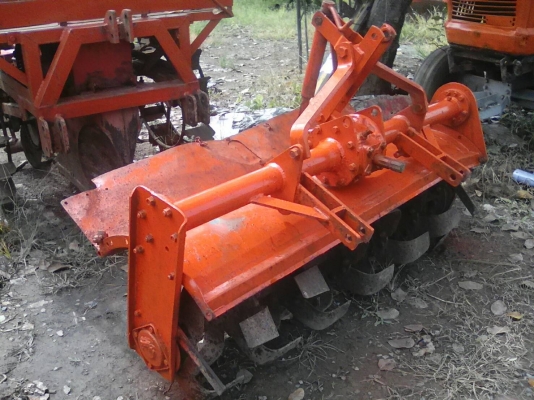 ขายโรตารี 1.50 ม. พร้อมใช้ ไม่มียอยปั่นใบจอบ สภาพสวยราคา 9,500 สนใจสอบถามได้ครับ 0819717099 ผอ.ภัทรพงษ์