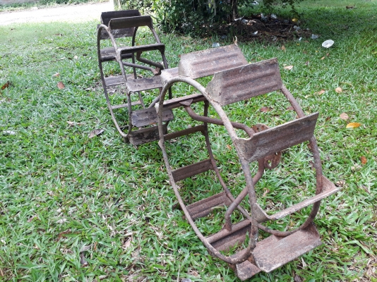 ขายตามสภาพ ล้อกันจม รถไถเล็ก ขายตามสภาพ ล้อกันจม รถไถเล็ก